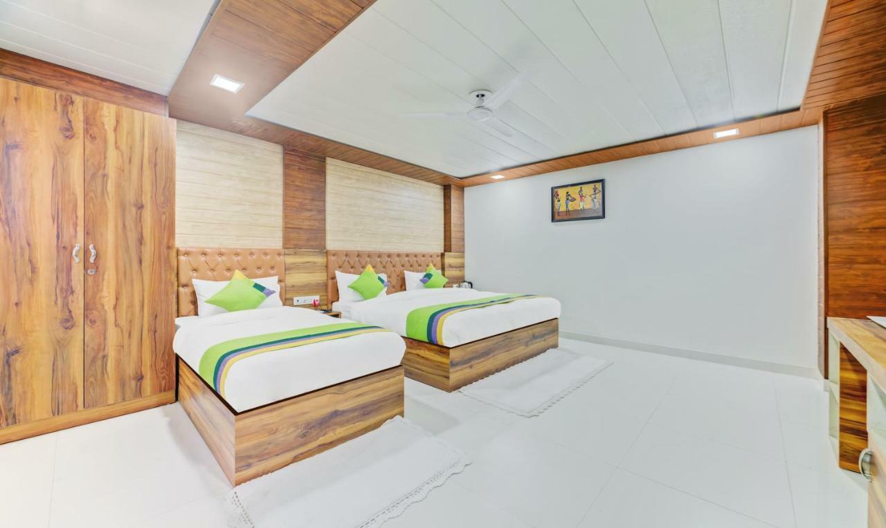 Hotel Nysha Palace Near Igi Airport Ню Делхи Екстериор снимка
