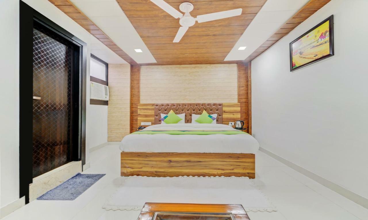Hotel Nysha Palace Near Igi Airport Ню Делхи Екстериор снимка