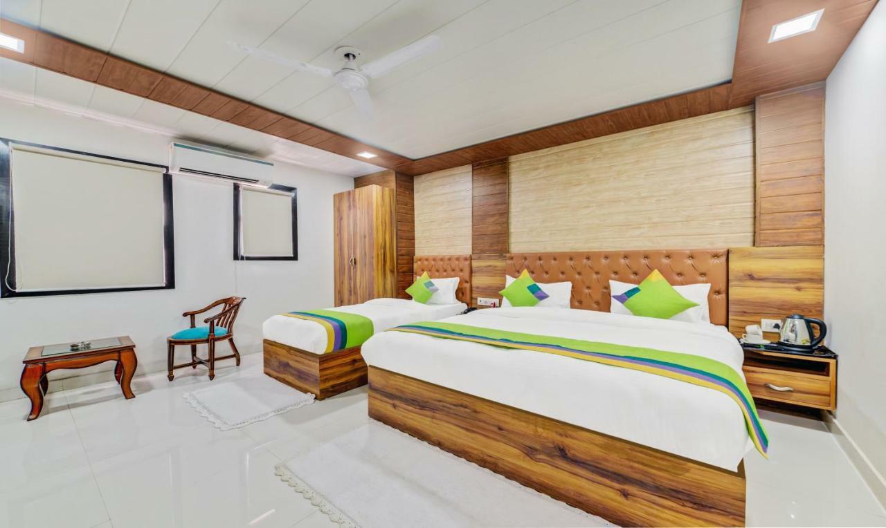 Hotel Nysha Palace Near Igi Airport Ню Делхи Екстериор снимка