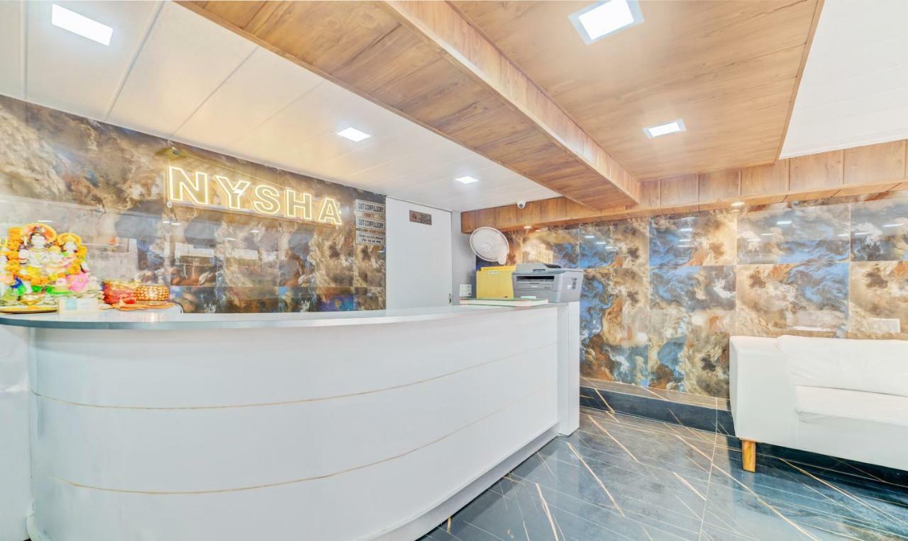 Hotel Nysha Palace Near Igi Airport Ню Делхи Екстериор снимка